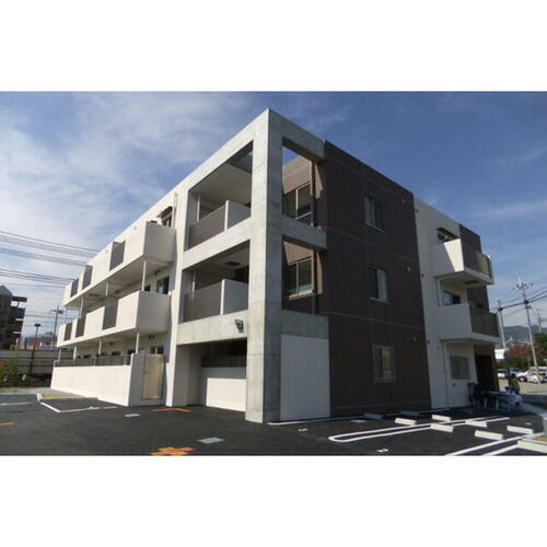 兵庫県宝塚市中筋６丁目 築13年3ヶ月 3階建