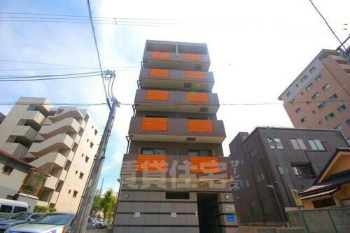 アルビオン西梅田 6階建