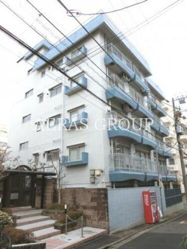 東京都目黒区東山１丁目 5階建