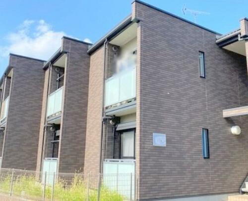 レオネクスト三愛 2階建
