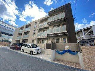 兵庫県神戸市東灘区青木６丁目 築8年5ヶ月 3階建