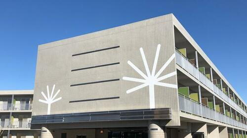 東京都町田市本町田 地上3階地下1階建