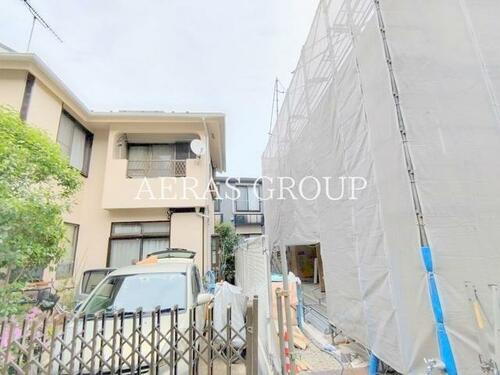 東京都町田市鶴川１丁目 2階建