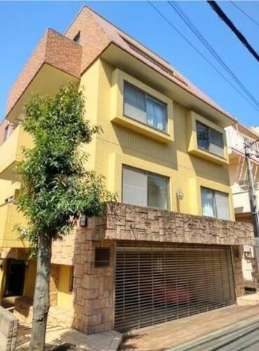 東京都中野区本町４丁目 4階建