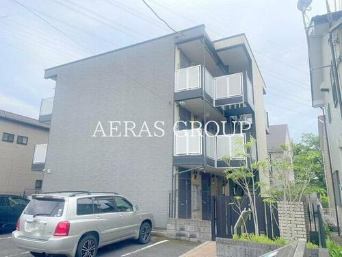 レオパレスプランドール稲城 3階建