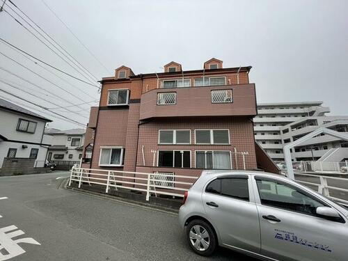 神奈川県伊勢原市石田 2階建