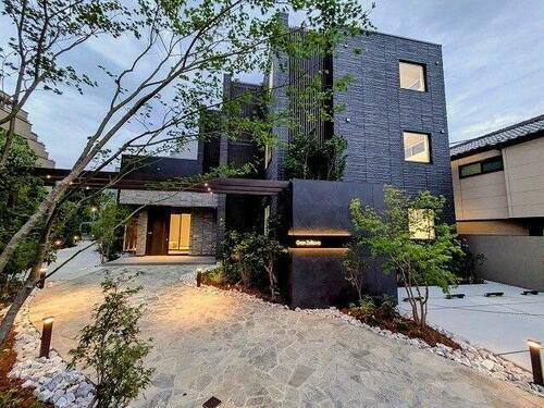 グラン　ゼルコヴァ