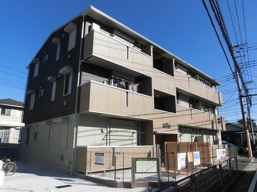 セジュールエスト弐番館 3階建