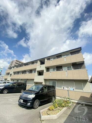 大阪府堺市西区浜寺石津町中１丁 3階建