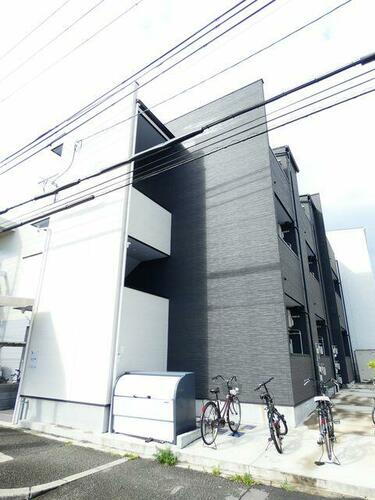 兵庫県尼崎市次屋２丁目 3階建