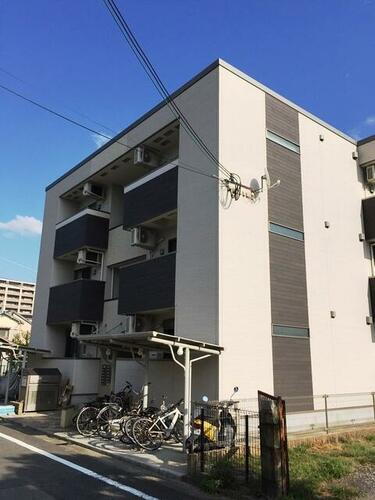 大阪府池田市石橋４丁目 3階建