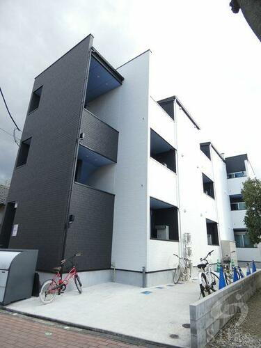 兵庫県尼崎市塚口本町３丁目 築7年7ヶ月 3階建