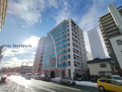 コローレ知事公館前