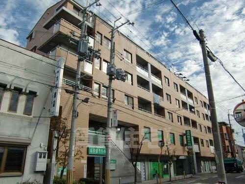 コルナス西館 6階建