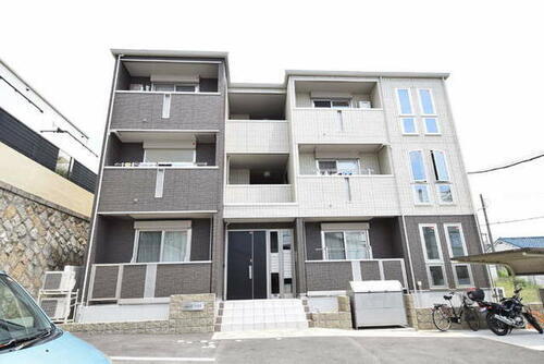 兵庫県神戸市中央区上筒井通６丁目 3階建
