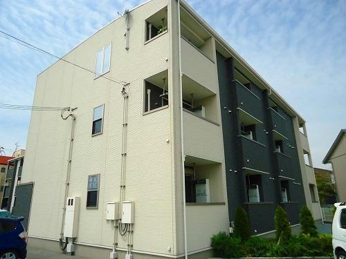 兵庫県姫路市南条２丁目 築12年11ヶ月 3階建