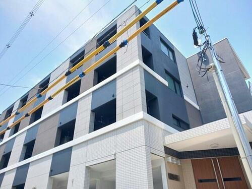 兵庫県姫路市安田４丁目  4階建