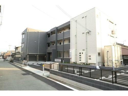 兵庫県姫路市西庄 築6年3ヶ月 3階建