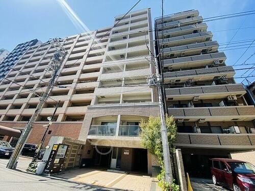 大阪府大阪市西区西本町２丁目 13階建