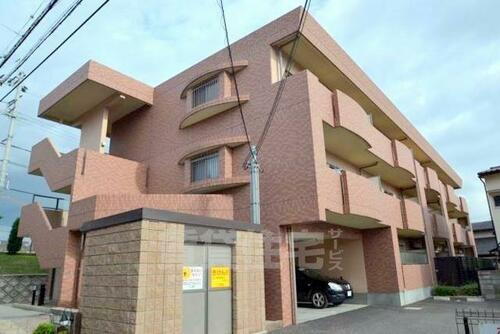 大阪府豊中市庄内東町６丁目 3階建