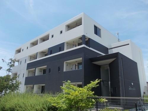 兵庫県姫路市阿保 築7年7ヶ月 4階建