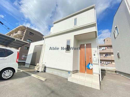 熊本県熊本市中央区出水６丁目 築5年11ヶ月 2階建