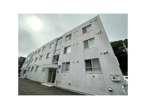 北海道札幌市中央区南十二条西２３丁目 築37年3ヶ月 3階建