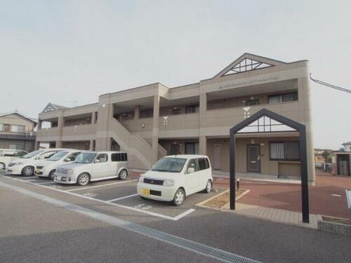 グランチェスタ・ロイヤルメゾンＢ 2階建