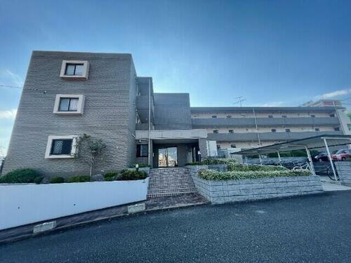 福岡県福岡市東区和白丘３丁目 3階建