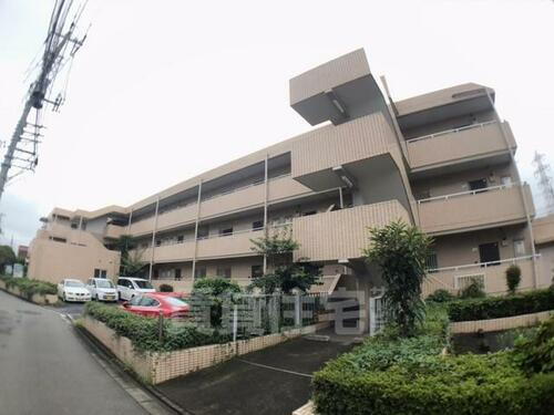 東京都三鷹市野崎２丁目 3階建