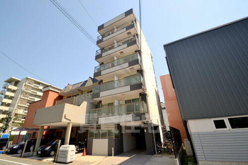 ウエストコート新大阪 6階建