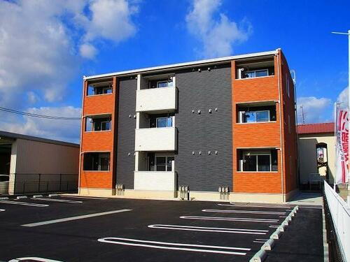 ラフレーズ田中 3階建