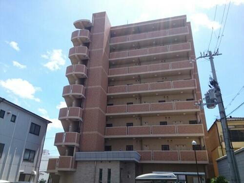 アーバンツァ 8階建