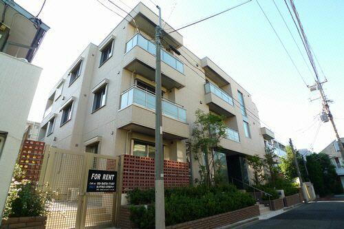 Ｃｒｅｓｔ　Ｃｏｕｒｔ