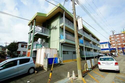第一ハイシャトー辰巳 3階建