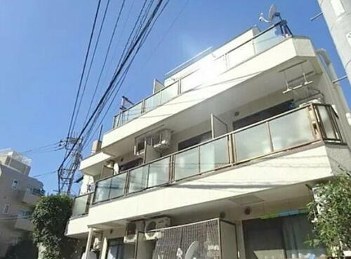 メゾンド秋山 3階建