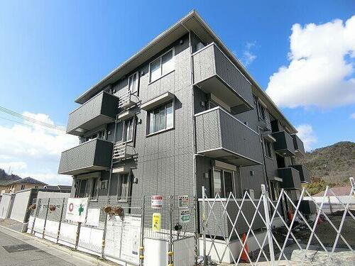 ｌｉｃｏｒｉｃｅＢ棟 3階建