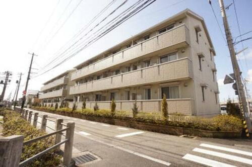 フェイバリッチ新和Ｂ 3階建