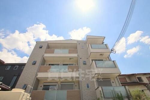 大阪府摂津市一津屋２丁目 3階建 築1年8ヶ月