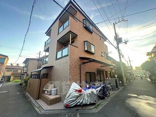 大阪府吹田市岸部南２丁目 3階建