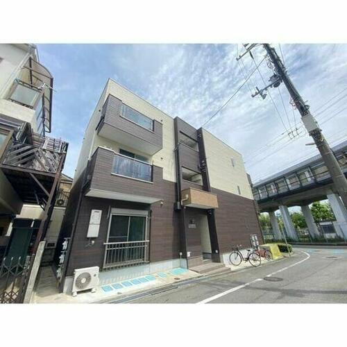 兵庫県尼崎市猪名寺２丁目 築5年11ヶ月 3階建