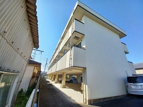 ウッズフェアリー 3階建