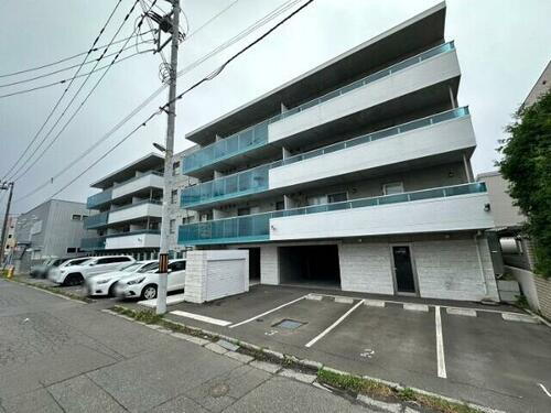 北海道札幌市西区山の手六条１丁目 4階建
