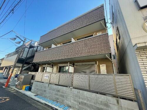 ＡＸＩＡ蓮根 3階建