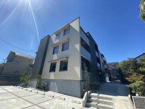 ラ・ヴィエルジュ　ＩＩ