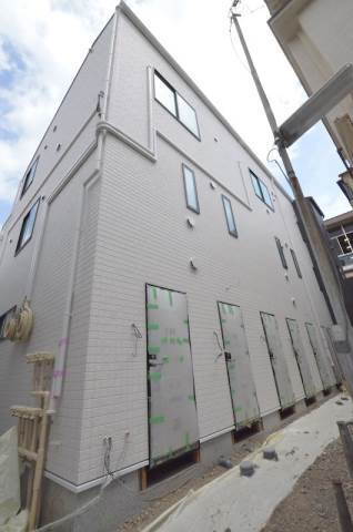 東京都大田区西蒲田１丁目 3階建