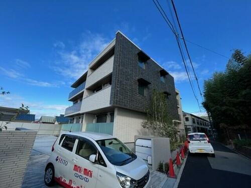 大阪府池田市鉢塚１丁目 3階建 築1年8ヶ月