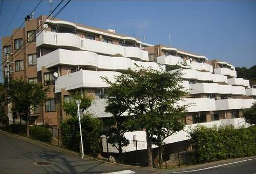 福岡県福岡市中央区小笹２丁目 5階建