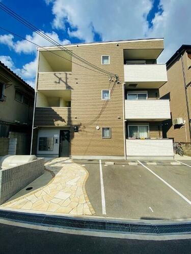 ラージヒル服部天神 3階建