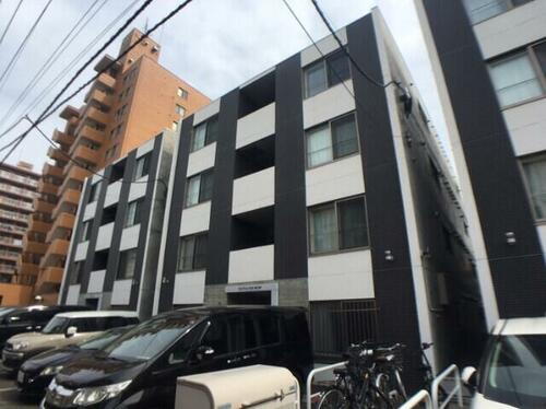 北海道札幌市中央区南十二条西９丁目 4階建
